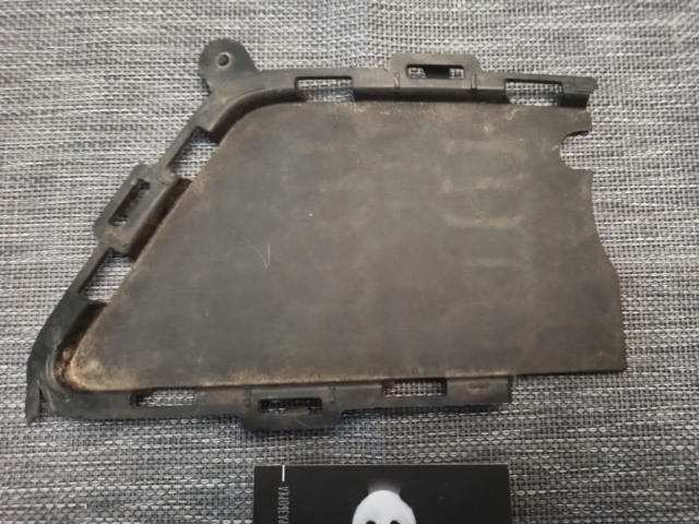 Решетка переднего бампера, левая 51118062635 BMW