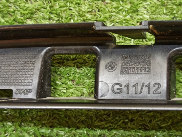 BMW 51127449814 Направляющая заднего бампера правая в наличии Ровно