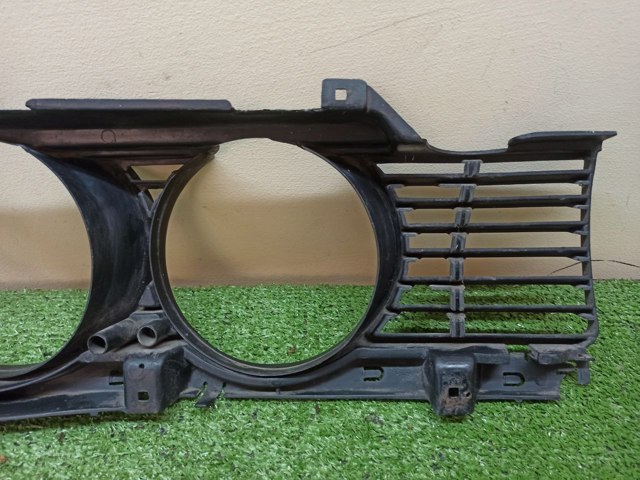 BMW 51131944137 Решетка радиатора левая в наличии Ровно
