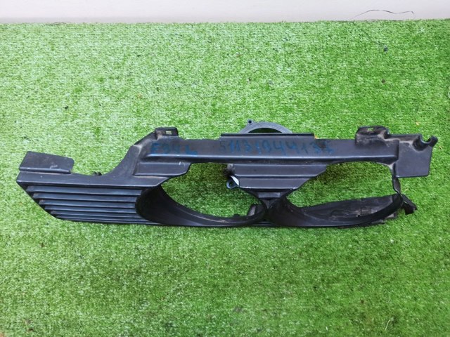 51131944137 BMW Решетка радиатора левая купить в Каменское