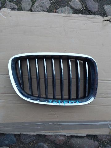 BMW 51137200168 Решетка радиатора правая в наличии Житомир