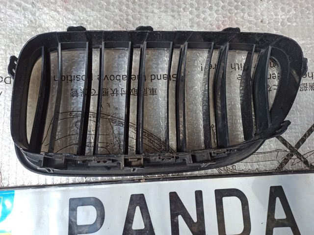 Решетка радиатора правая 51138057224 BMW