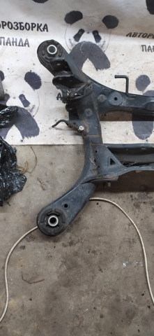 Подрамник задний 512060E041 TOYOTA