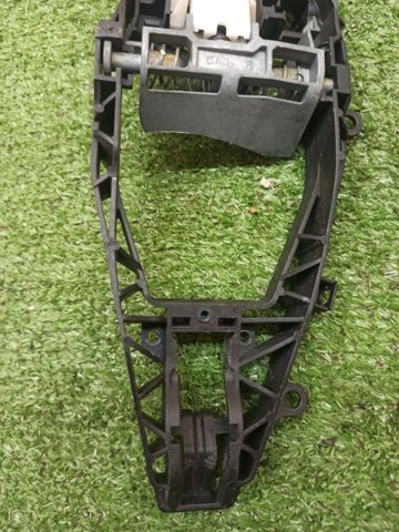 BMW 51219881780 Держатель наружной ручки двери передней правой в наличии Киев
