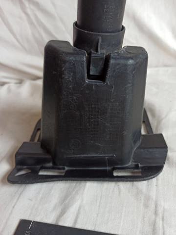 51657223005 BMW Кронштейн форсунки омывателя фар купить в Львов