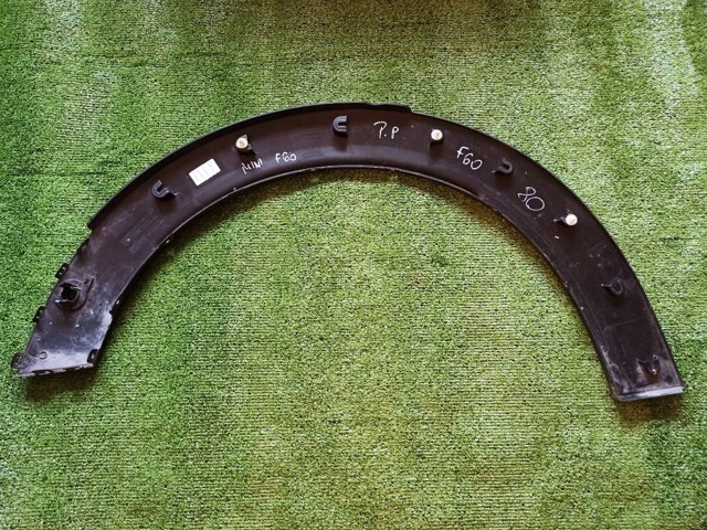 Молдинг передней арки колеса, правый 51777389366 BMW