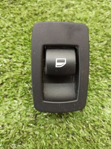 Кнопка стеклоподъемника передняя правая 61316945874 BMW