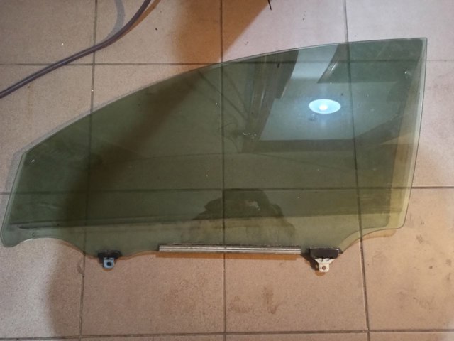 Стекло водительской двери 6810230781 TOYOTA