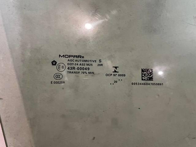 68292952AC Стекло двери передней правой купить Житомир