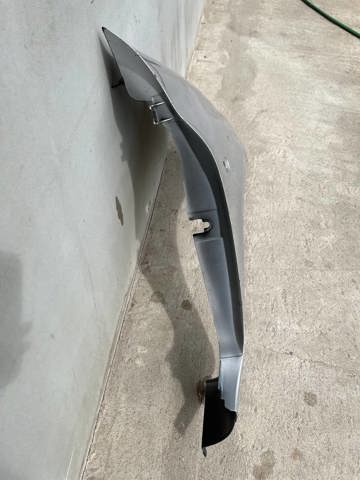 RENAULT 7701472295 Крыло переднее правое в наличии Ирпень