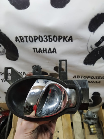 Ручка задней двери, внутренняя, левая 806711HA0B NISSAN