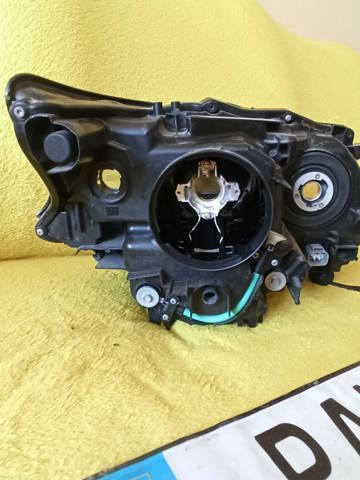 811700E160 TOYOTA Левая фара купить в Николаев