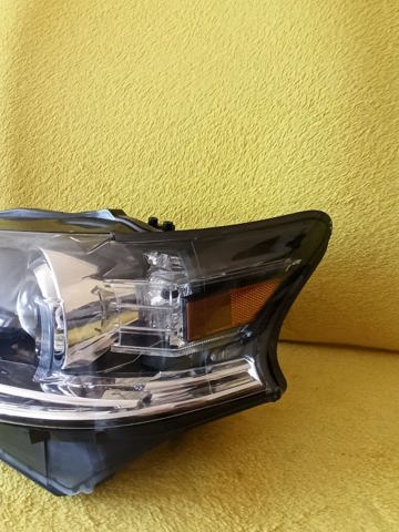 Фара 811700E160 TOYOTA