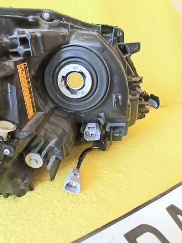 811700E160 TOYOTA Левая фара купить в Львов