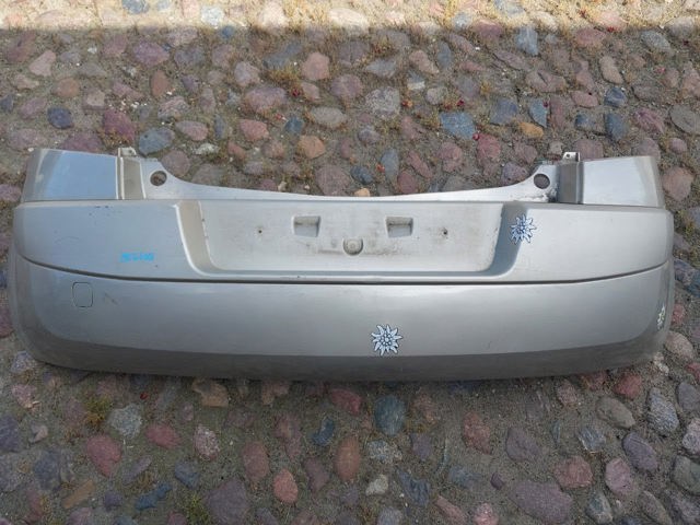 Задний бампер 8200490357 RENAULT