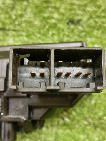 TOYOTA 8465242200 Переключатель подрулевой, центральная часть в наличии Харьков