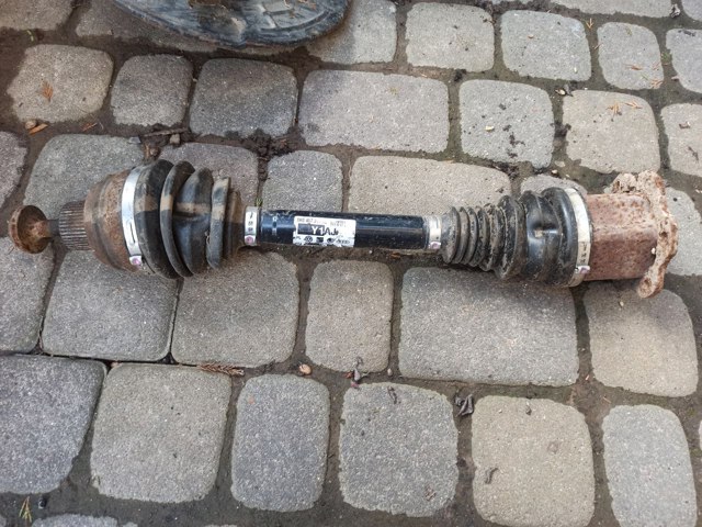 Ось передняя в сборе 8K0407271AJ VAG