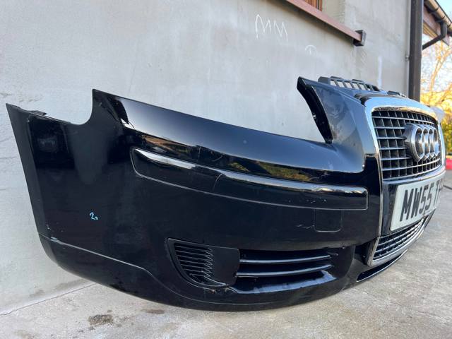 VAG 8P4807105GRU Передний бампер в наличии Каменское
