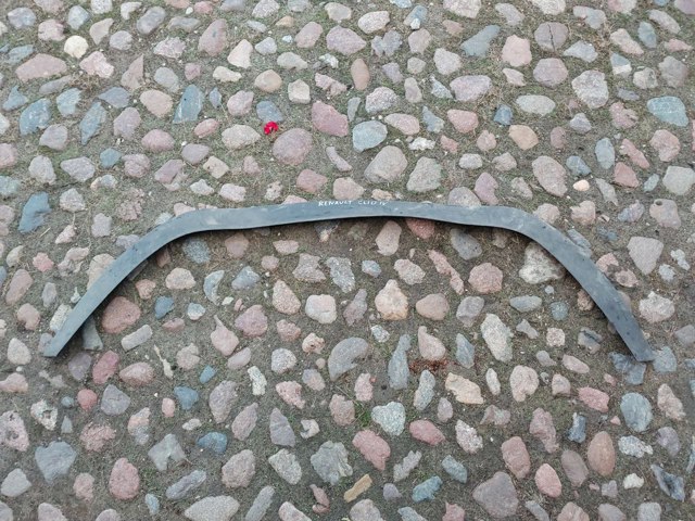 Нижняя юбка переднего бампера 960157969R RENAULT