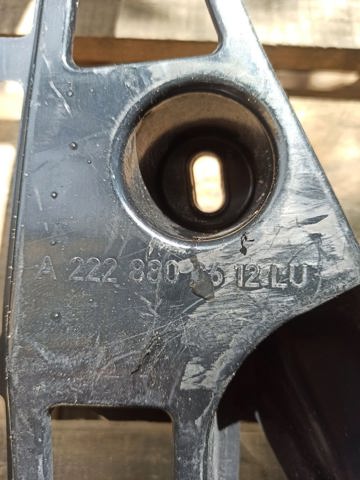 Правое крепление заднего бампера A2228800612 MERCEDES