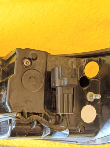 Задний левый стоп LR072649 LAND ROVER