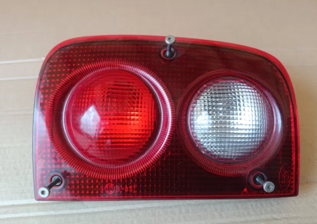 Задняя левая фара 22960102 LAND ROVER