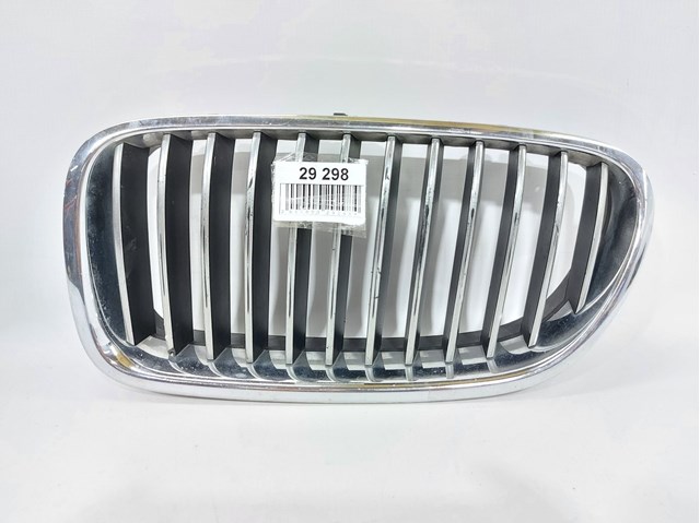 Решетка радиатора левая 51137261355 BMW