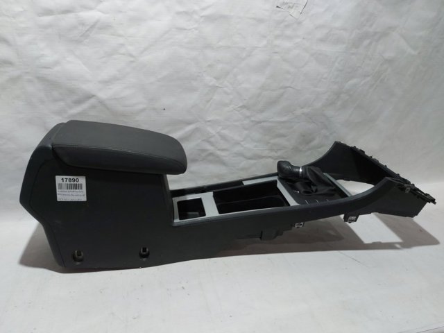 Консоль панели управления центральная 561863241C82V VAG