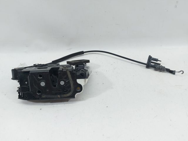 Замок задней двери, правой Volkswagen Passat B8