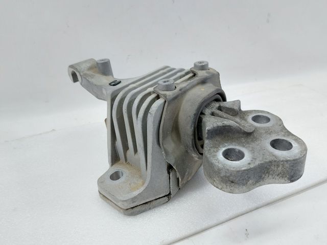 Подушка (опора) двигателя, левая 68245568AA CHRYSLER
