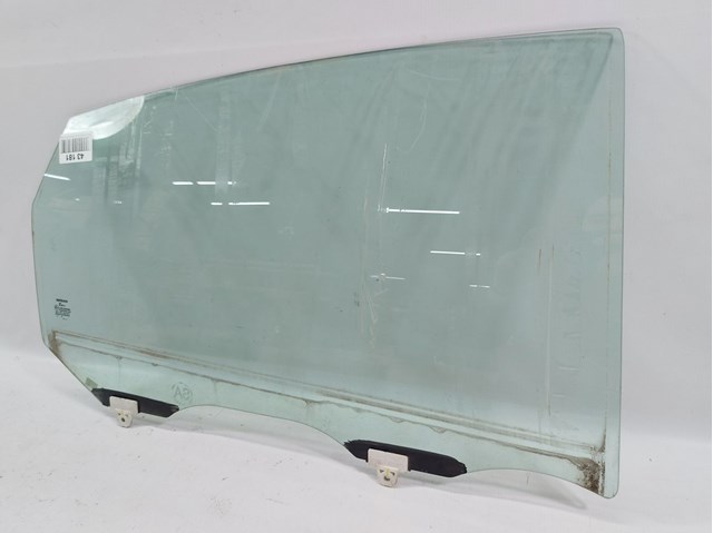 Стекло задней правой двери 823003SG0A NISSAN