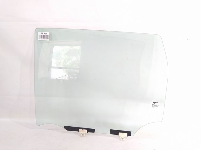 Стекло задней двери, левой 823013WC0A NISSAN