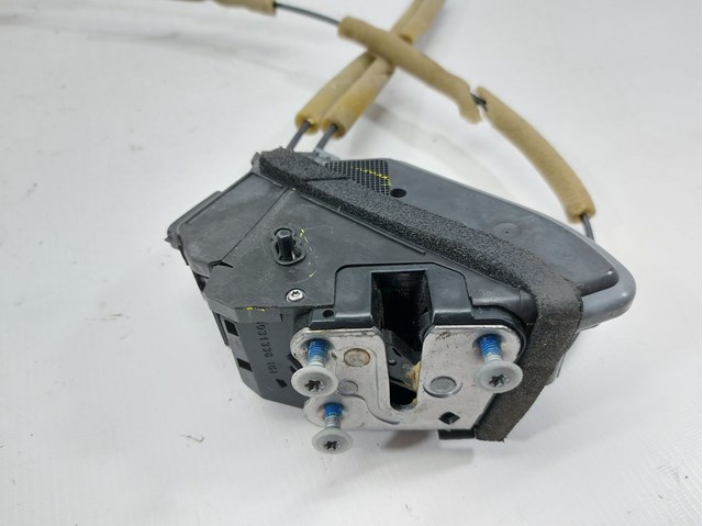 Замок двери задней правой 825003TA0C NISSAN