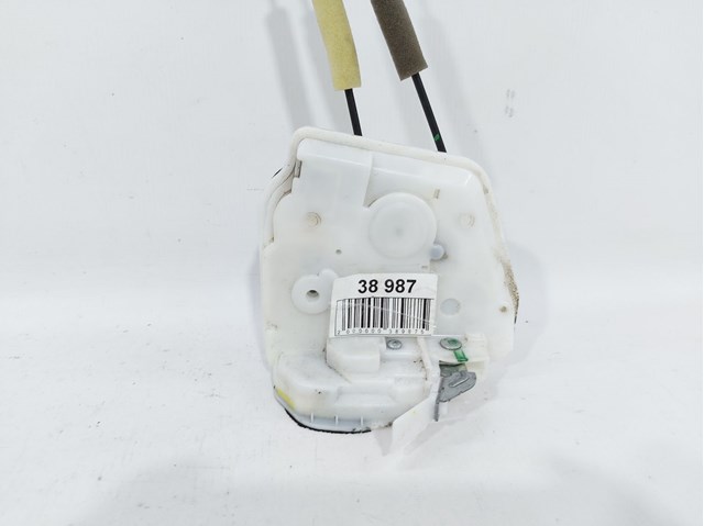 Замок задней правой двери  D65172310D MAZDA