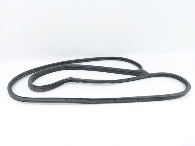 Уплотнитель двери передней, правой (на двери) GHP958760C MAZDA