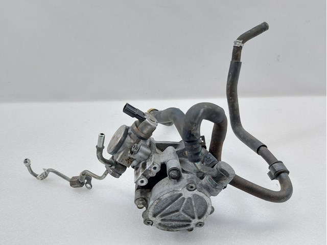 Механический вакуумный насос PE0718G00B MAZDA