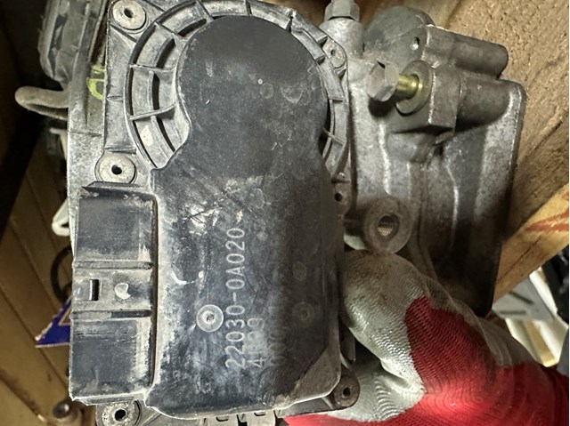 Дроссельная заслонка 220300A020 TOYOTA