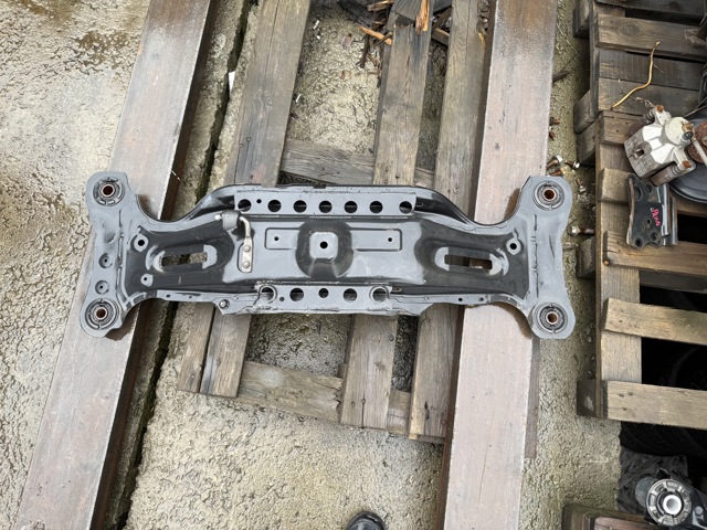 Подрамник задней подвески Toyota Camry 5