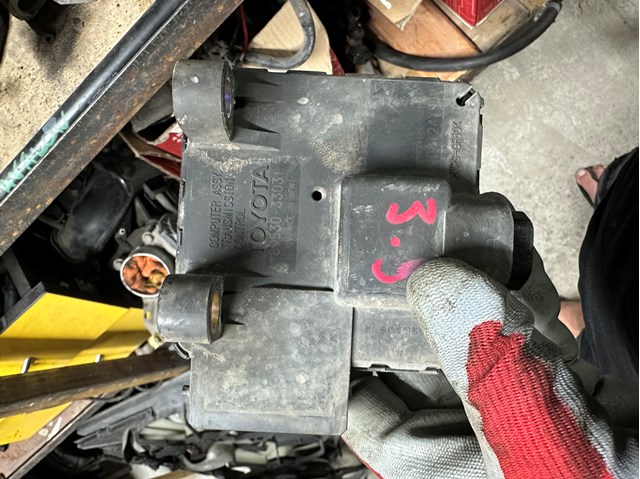 ЭБУ трансмисии 8953033031 TOYOTA