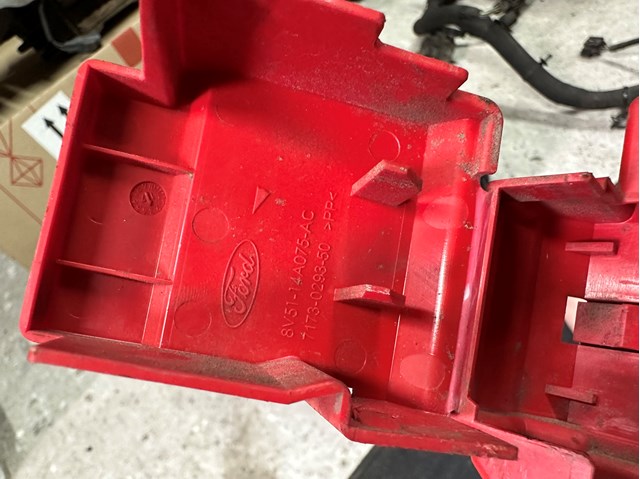 Защитный кожух аккумулятора 8V5114A075AC FORD