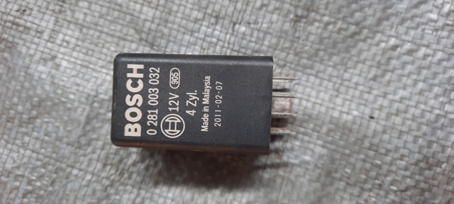 Реле свечей накала 0281003032 BOSCH