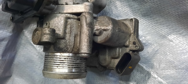 Дроссельная заслонка 03L128063E VAG