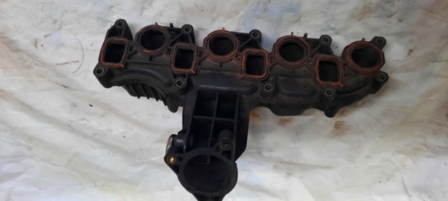 03L129711 VAG Коллектор впускной купить в Украина
