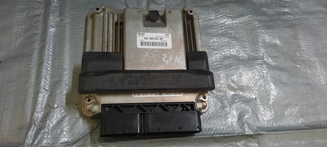 ЭБУ двигателем 03L906022NP VAG