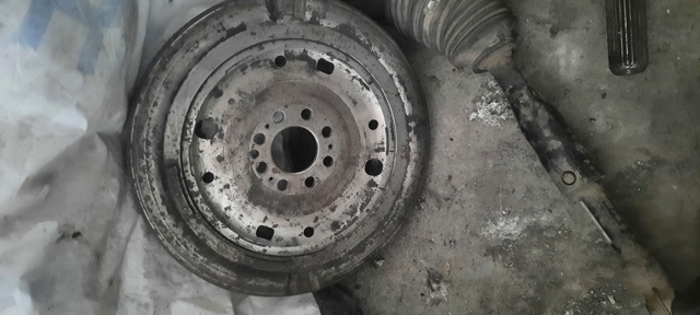 Маховик с зубчатым ободом 06J105266S VAG
