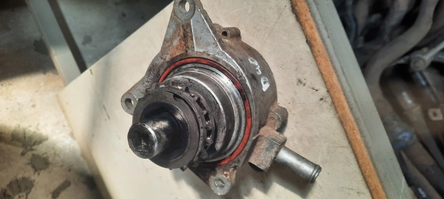 14650EB300 NISSAN Вакуумный насос купить в Павлоград