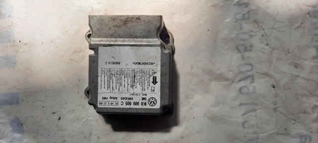 Блок управления airbag 1K0909605C VAG