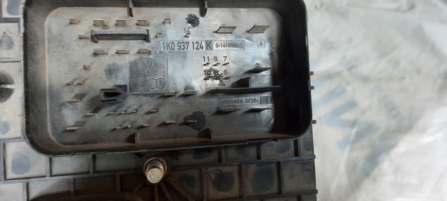 Коробка предохранителей Volkswagen Passat B6
