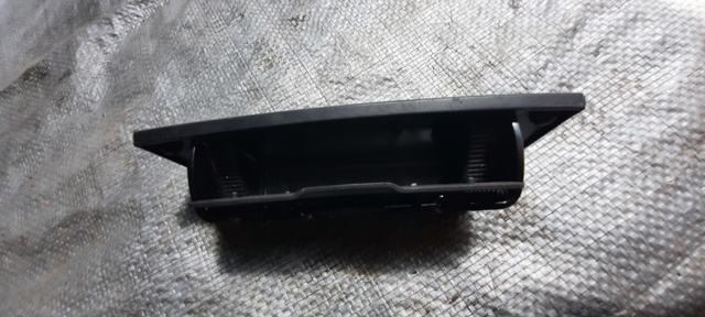 Пепельница центральной консоли 8K0857961 VAG