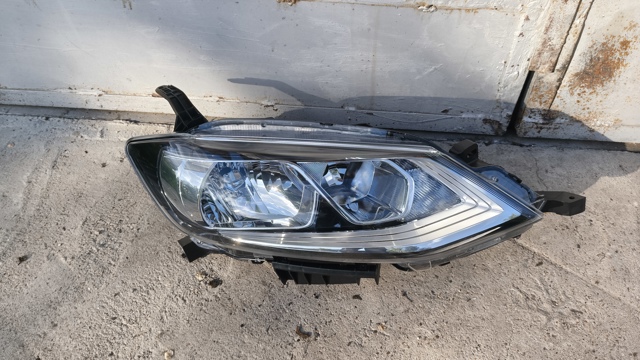 Фара правая 260103ZL0A NISSAN